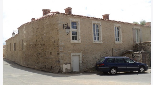 murs-mairie-la-chaise-giraud-après