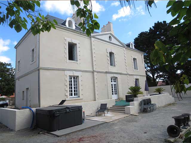 taille-de-pierre-et-enduit-a-la-chaux-mauves-sur-loire-b